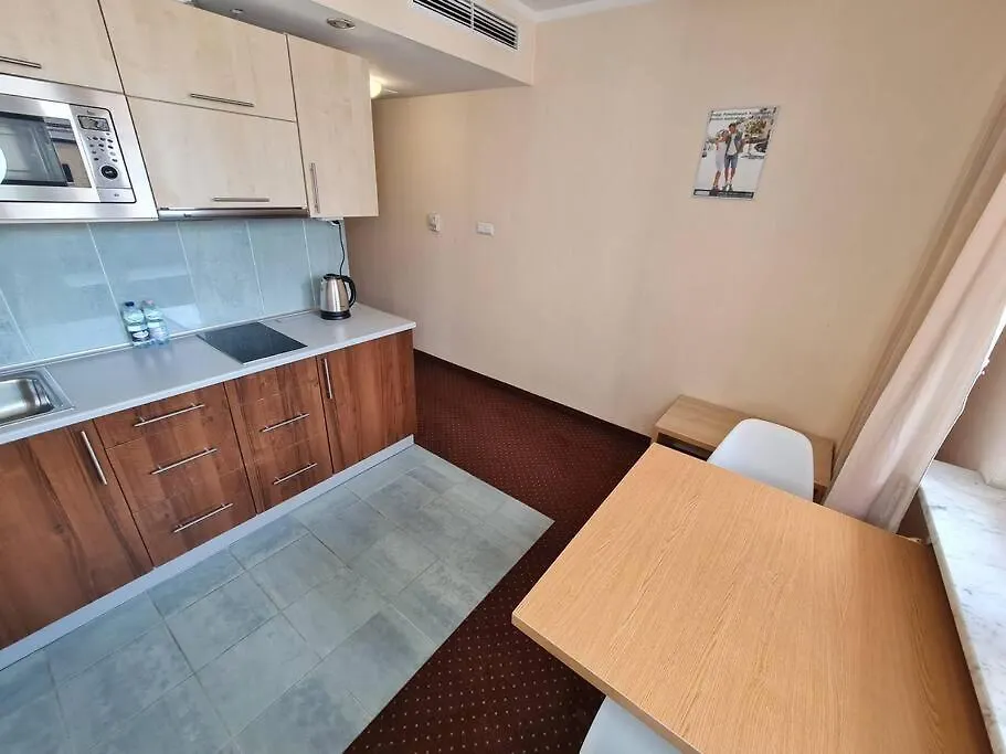 ורשה 10Q - Z6 Apartment 405